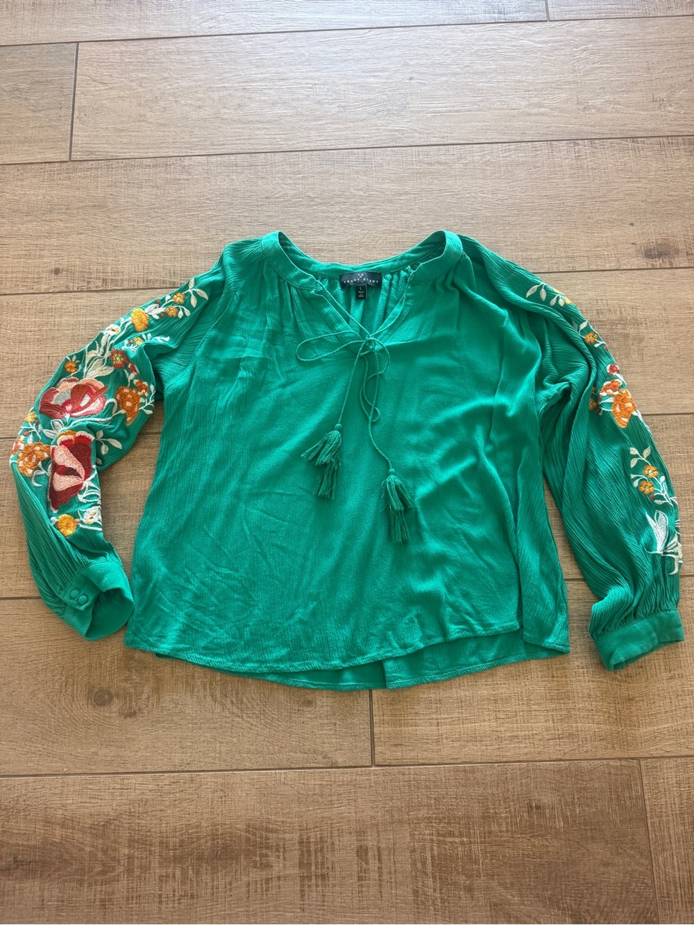T.E. By Tracy Evan’s Green Embroidered Sleeve Women's Blouse Tassel floral large